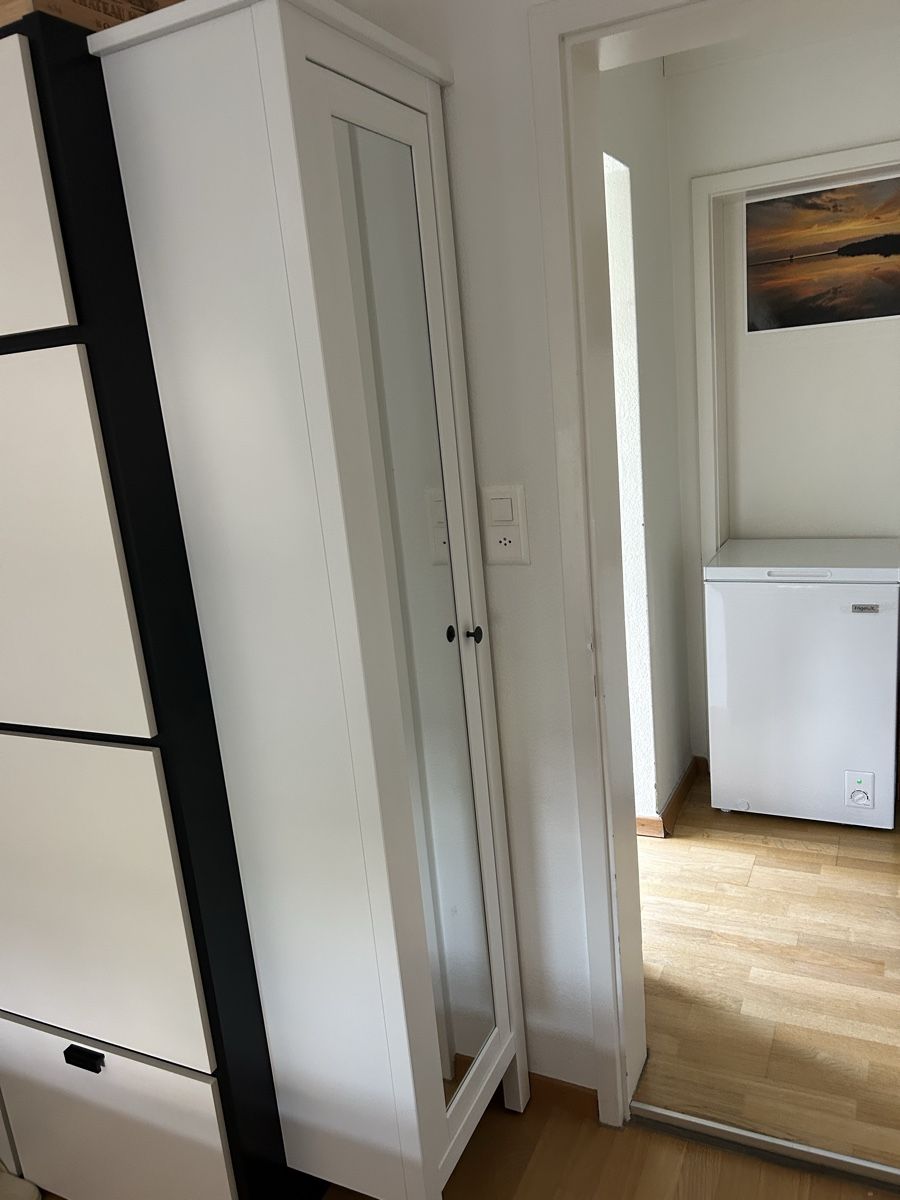 Armadietti a specchio: White Tall Cabinet with Mirror New. Never used – Nuovo (secondo la descrizione) da Thalwil venduto da gastongw 5