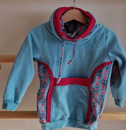 Magnifique pull bleu 81/86
