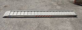 Alu-Auffahrrampen (3.2m) – 2300kg Traglast
