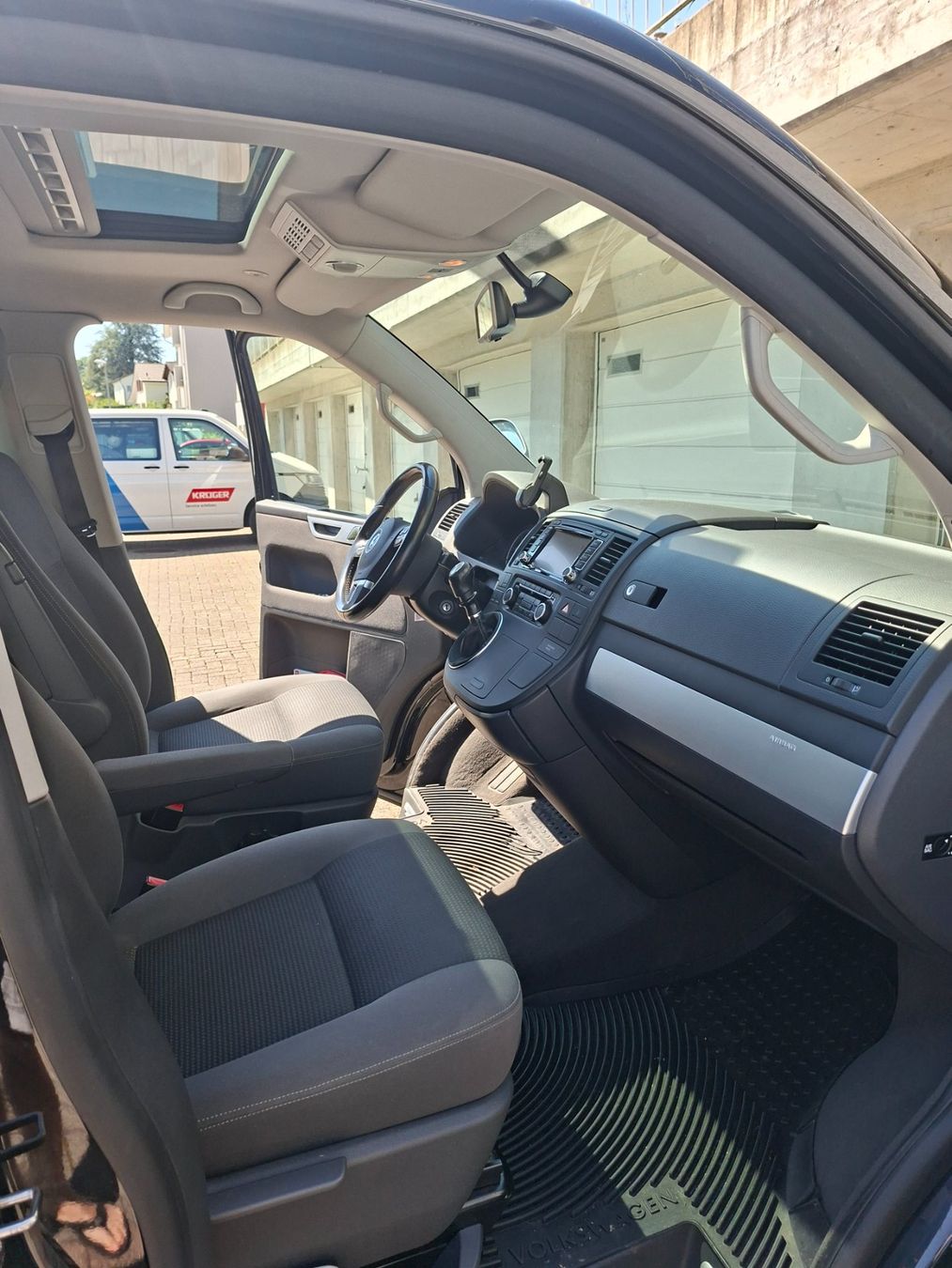 VW Autos: Top gepflegter VW T5 Multivan 4Motion – Gebraucht aus Niederuzwil von ducendi 4