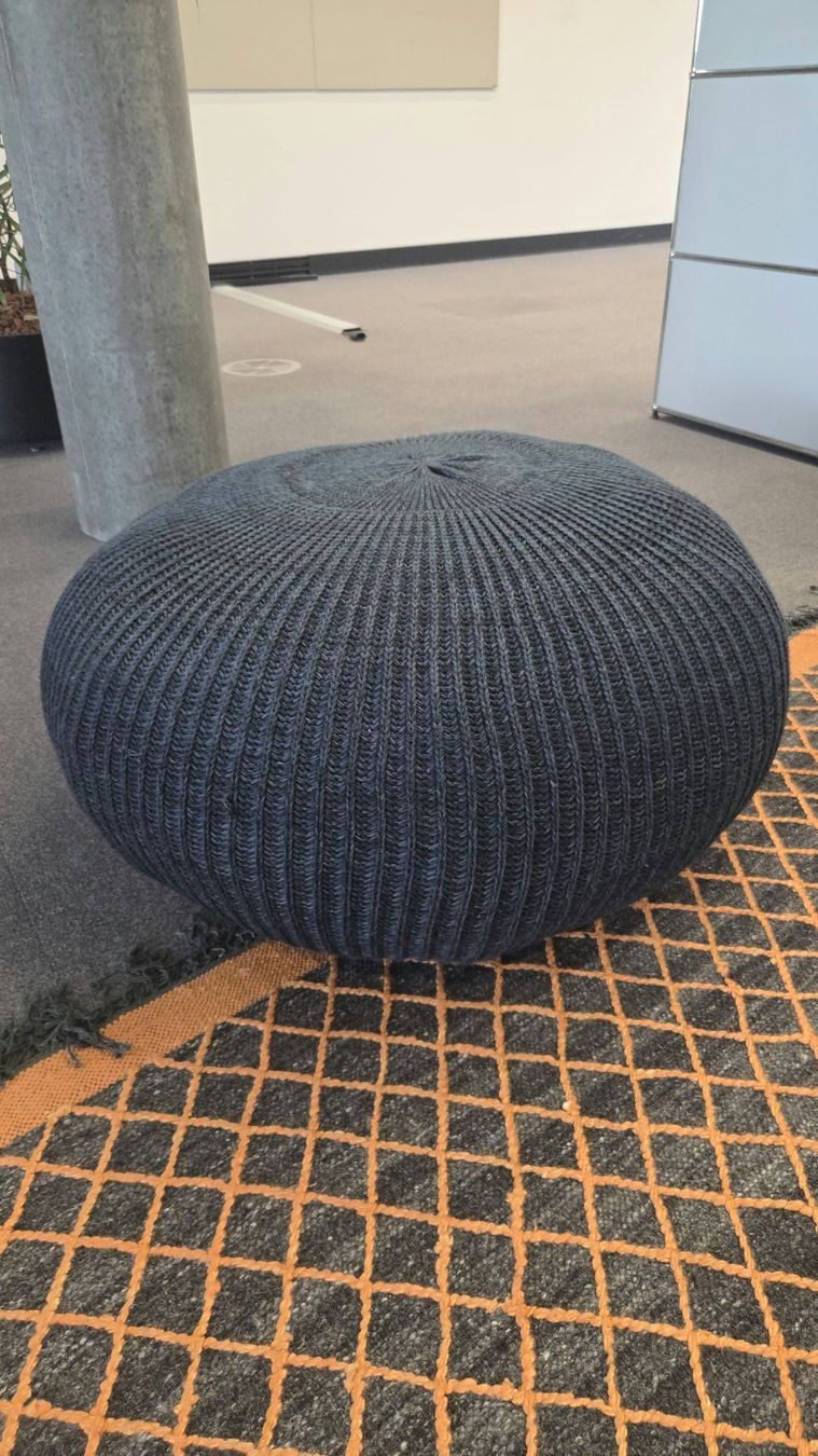 Sgabelli: IKEA Sandared Pouf, Blau, Ø 75 cm – Usato da Affoltern am Albis venduto da Zapro