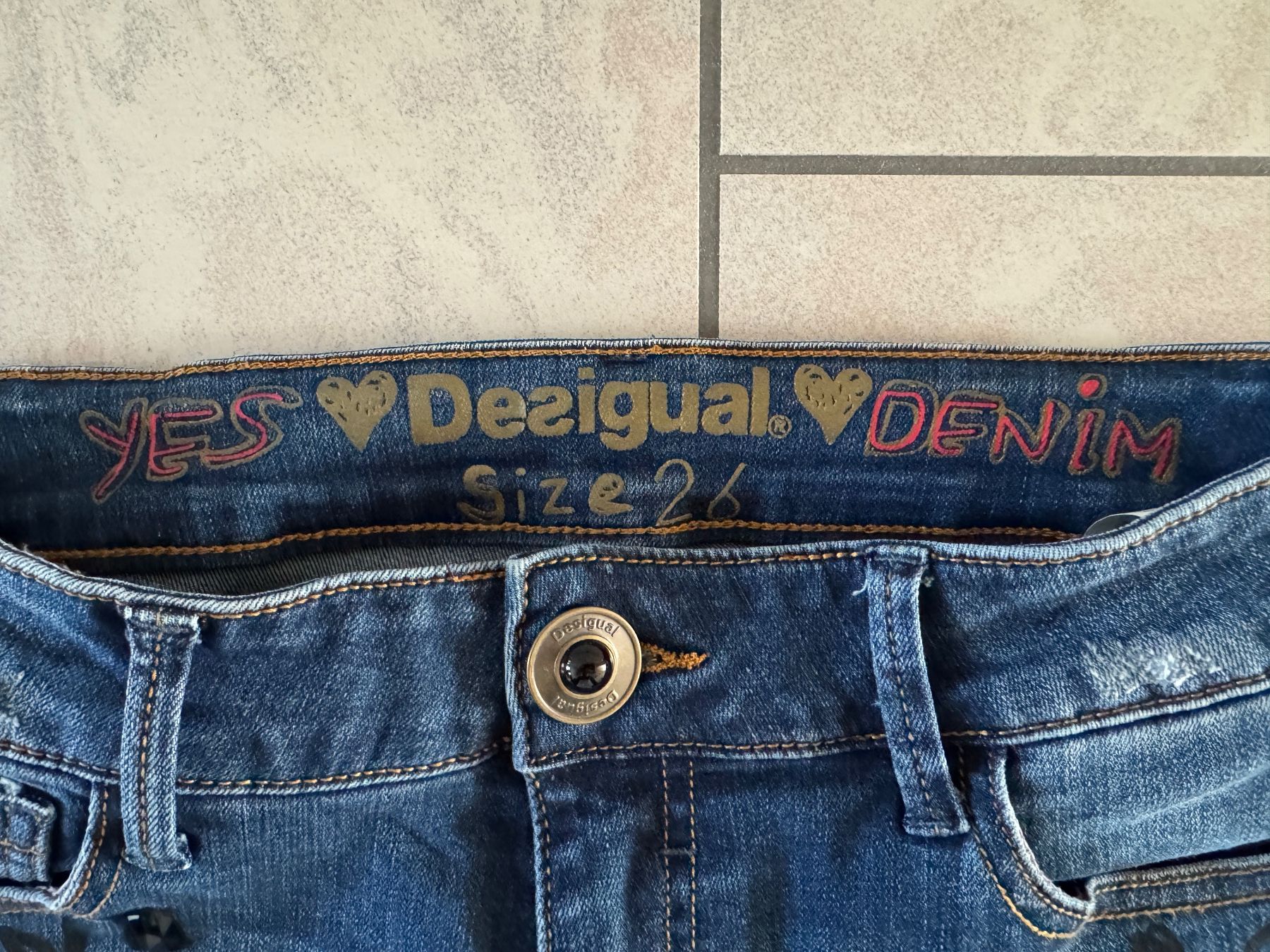 Desigual Jeans: Desigual Jeans in Grösse 26 – Usato da Thun venduto da THX-Tech 3
