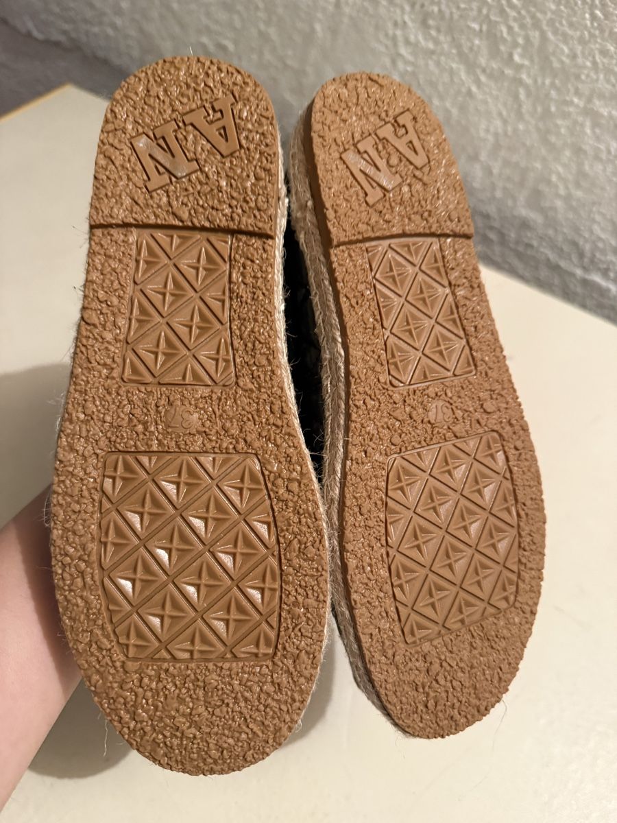Damenschuhe: Elegante Espadrilles in Schwarz mit Perlen, Gr. 37 – Neu (gemäss Beschreibung) aus Luzern von Lorena.haj 2