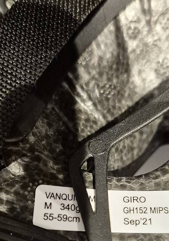 Casques: Giro Vanquish Mips, M – D'occasion à Heiligkreuz (Mels) par PAA1414 2