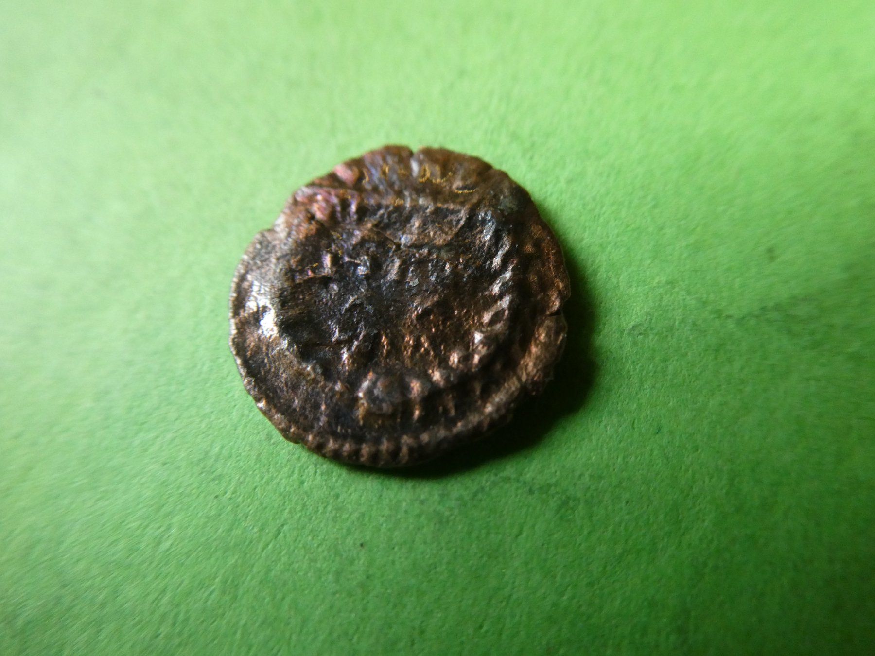 Tutti le monete: uralte Bronzemünze  15 mm     1.10 g – Usato da Hinterforst venduto da Rohusri 2
