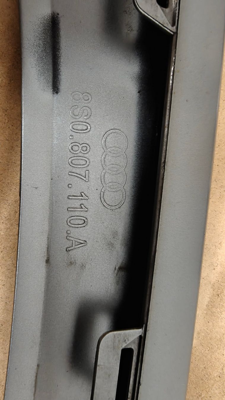 Tutti pezzi di ricambio auto: Audi TT / TTS 8S Frontspoiler Platinum Grey Original – Usato da Aarburg venduto da raf_wt2d 1