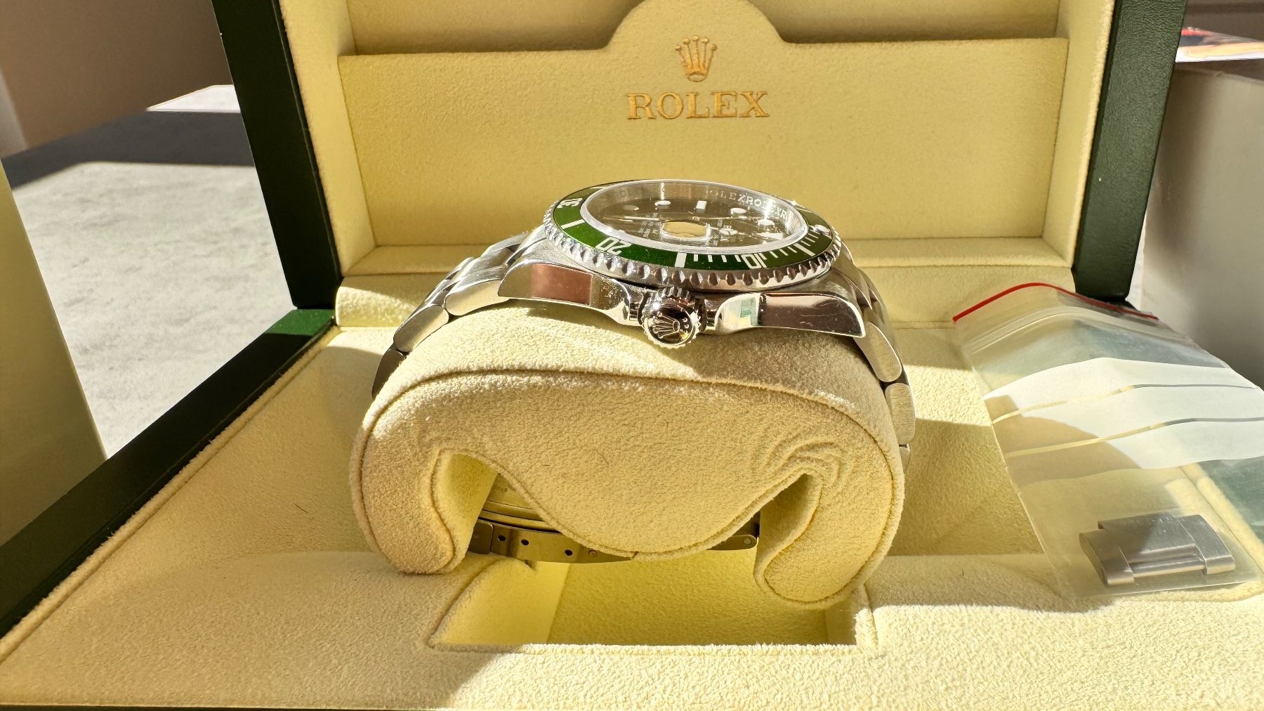 Rolex Orologi: Rolex Submariner 16610LV Kermit Full Set 2009 – Nuovo e nell'imballaggio originale da Bubikon venduto da Mtr1608 2