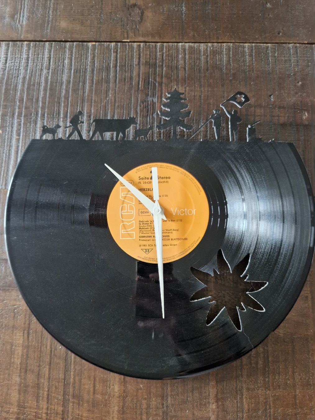 Orologi: Schallplatten Uhr Bergwelt Wanduhr – Usato da Rain venduto da -LUMA-