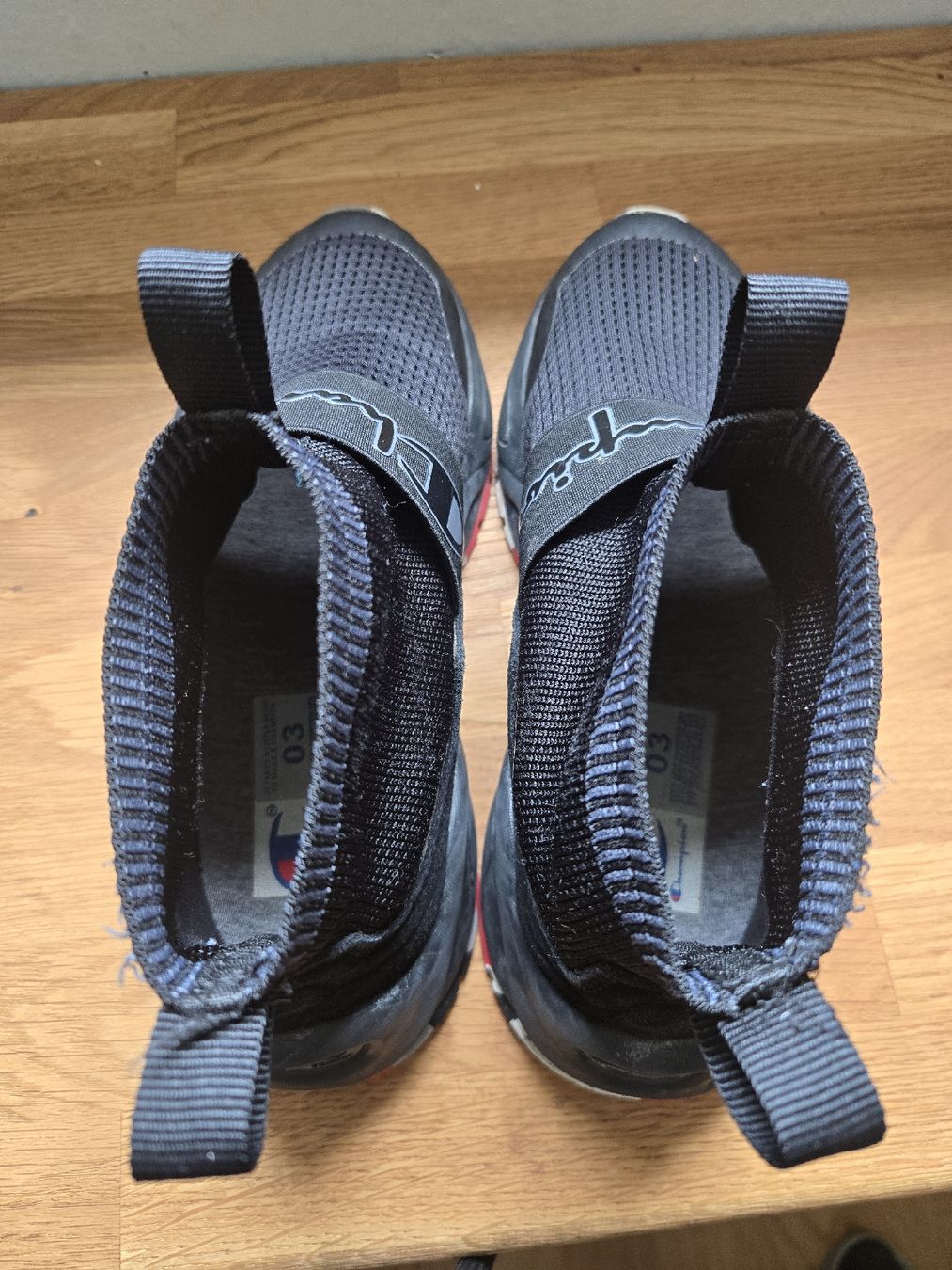 Champion Scarpe per ragazzi: Champion Sneaker Jungen gr.35 – Usato da Zürich venduto da Deesay 2