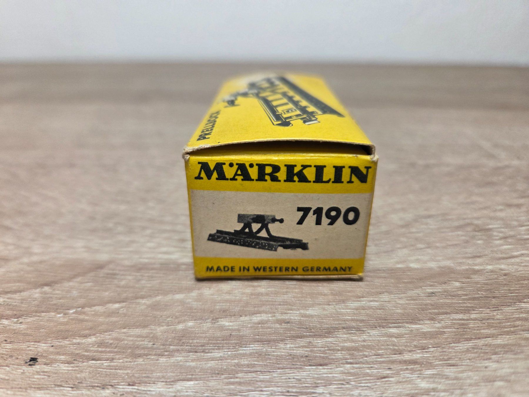 Märklin Modellini di ferrovie: Märklin 7190 Prellbock M H0 – Usato da St-Aubin-Sauges venduto da Lo_Go 1