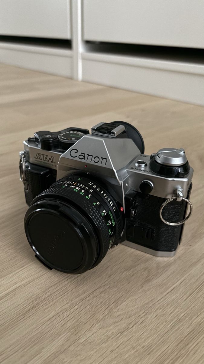 Canon Appareil photo: Canon AE-1 Program Analogkamera mit Zubehör – D'occasion à Güttingen par michellebauer 2