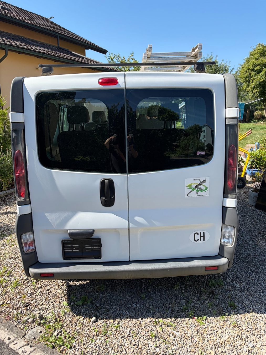 Opel Automobili: Opel Vivaro 19TD – Difettoso da Kirchberg BE venduto da pic.co 3