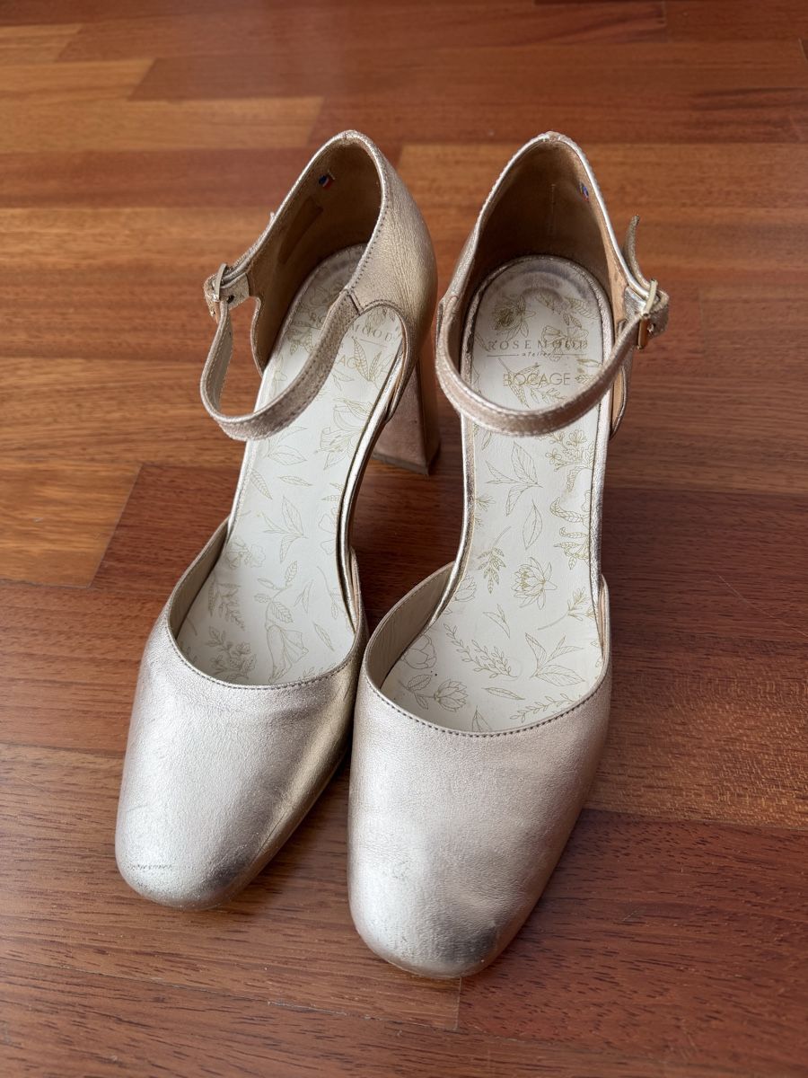 Scarpe da donna: Chaussures bocage talon – Usato da Rolle venduto da yosra_RM