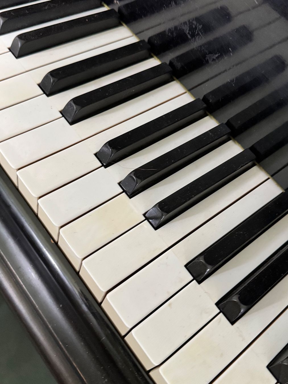 Strumenti musicali: C. Bechstein Grand Piano – Usato da Birsfelden venduto da Brut-Reserve 8