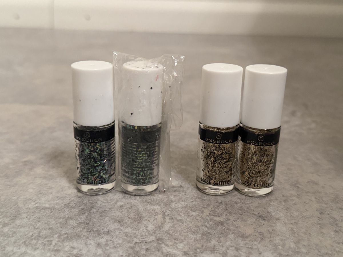 Unghie finte: Nagelglitzer Essence 17 Stk. – Nuovo e nell'imballaggio originale da Liestal venduto da snn_wcs2 2