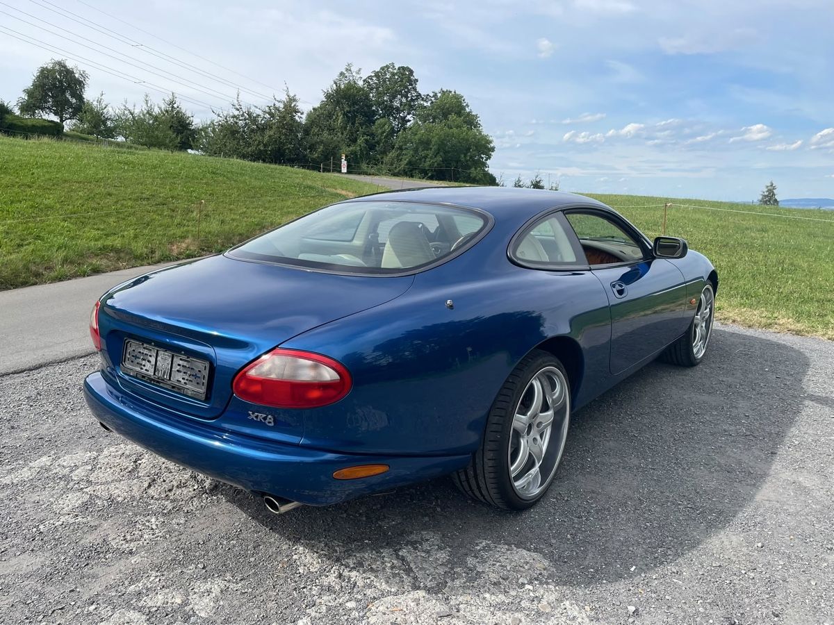 Jaguar Automobili: Jaguar XK 8 – Usato da Luzern venduto da chevy7779 8
