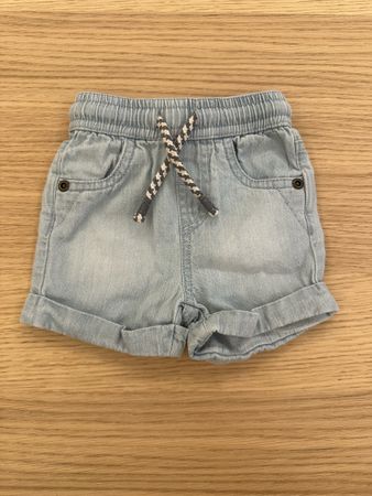 Kurze Jeans Shorts Grösse 60cm/3M