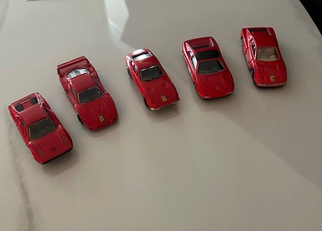 Jouets: Modellautos Ferrari Set – D'occasion à Pfäffikon ZH par thf_rqs2