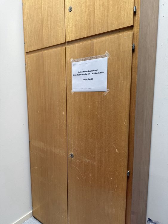 Armadi: Holzschrank – Usato da Lohn-Ammannsegg venduto da tschemeker 1