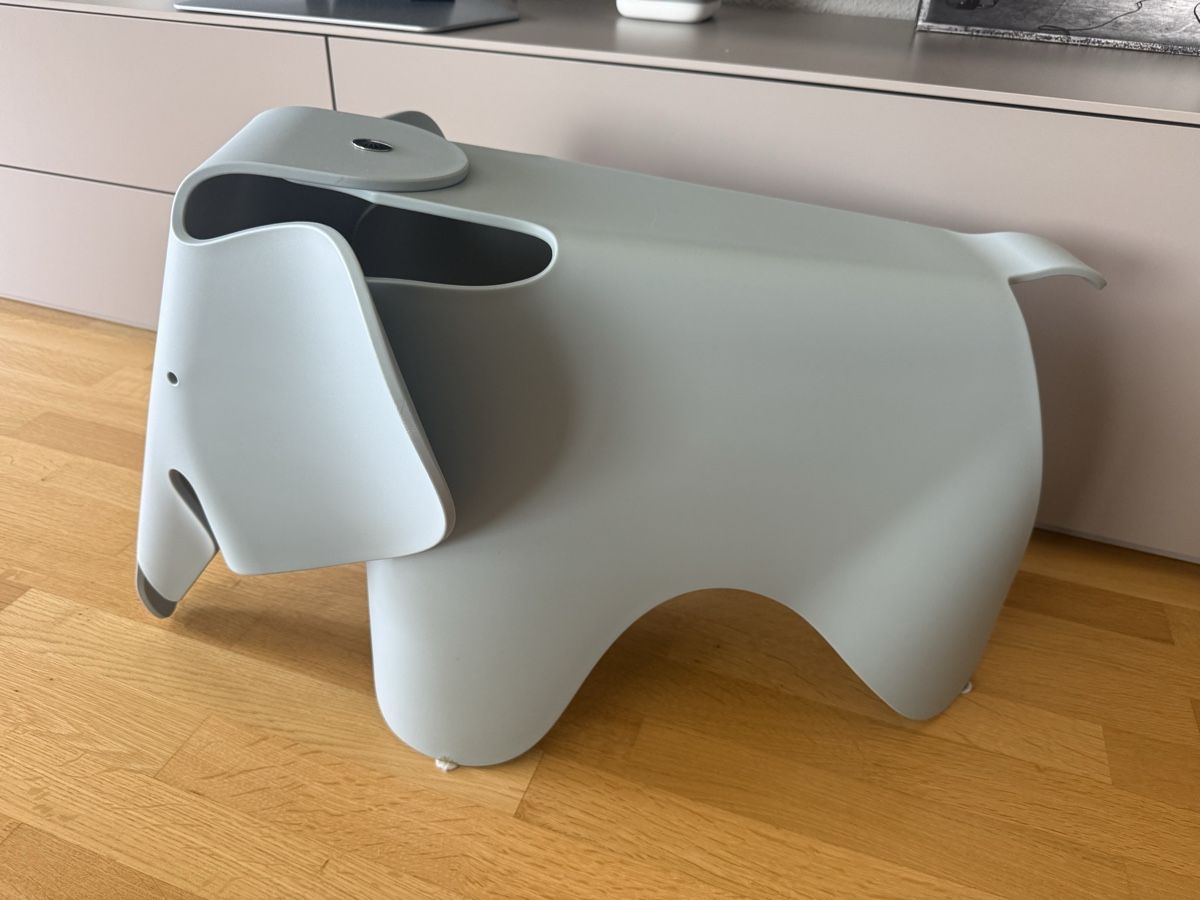 Vitra Hocker: Vitra Elefant - Design Klassiker – Gebraucht aus Küssnacht am Rigi von GloryDays1984 1