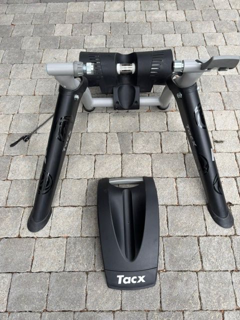 Tacx Hometrainer: Indoor Trainer (Rolle) Tacx – Gebraucht aus Buttwil von Shases