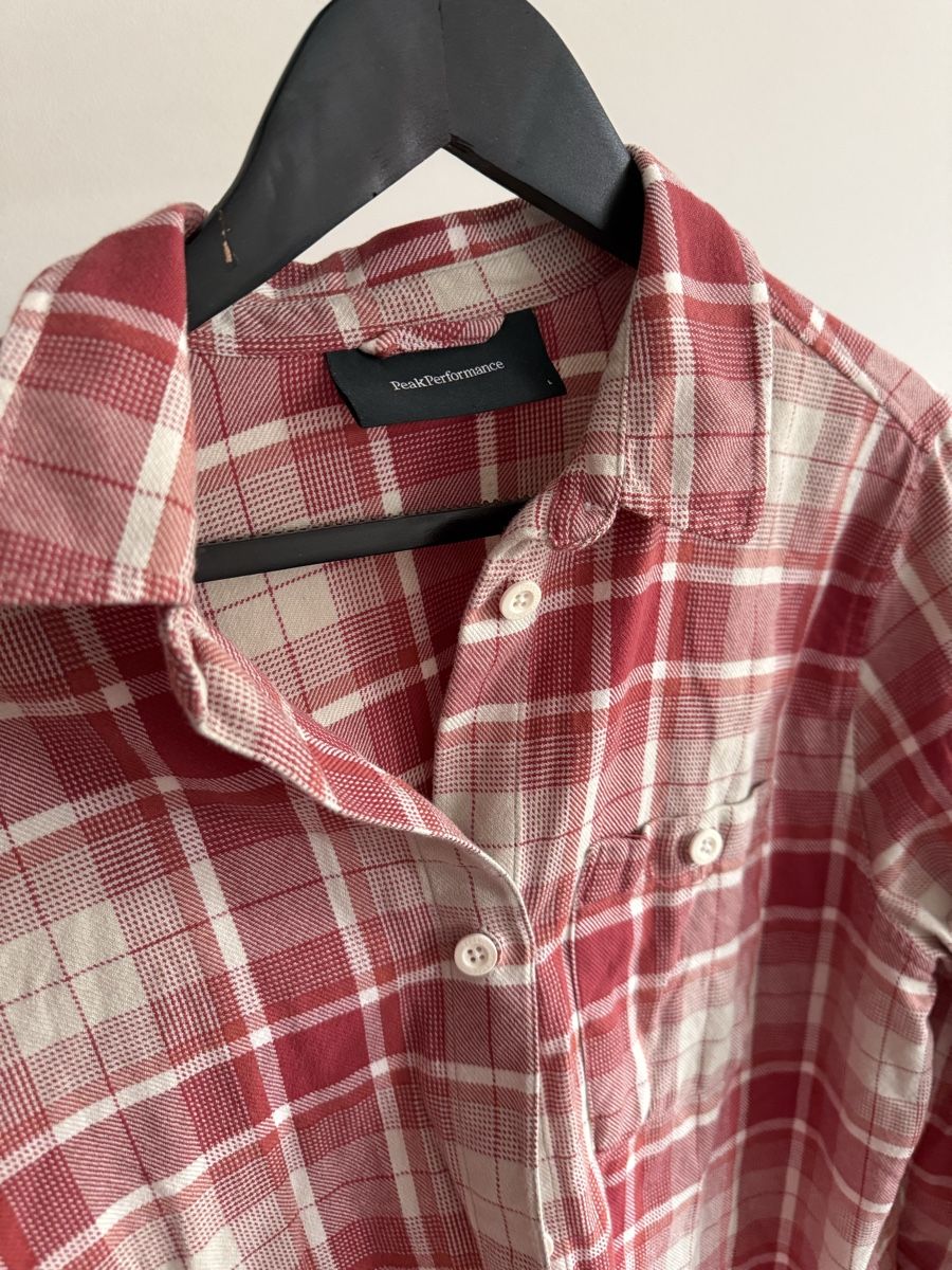 Peak Performance Camicette: Damen Peak Performance Shirt, Grösse L – Usato da Unterägeri venduto da Lerchemeerenge 1
