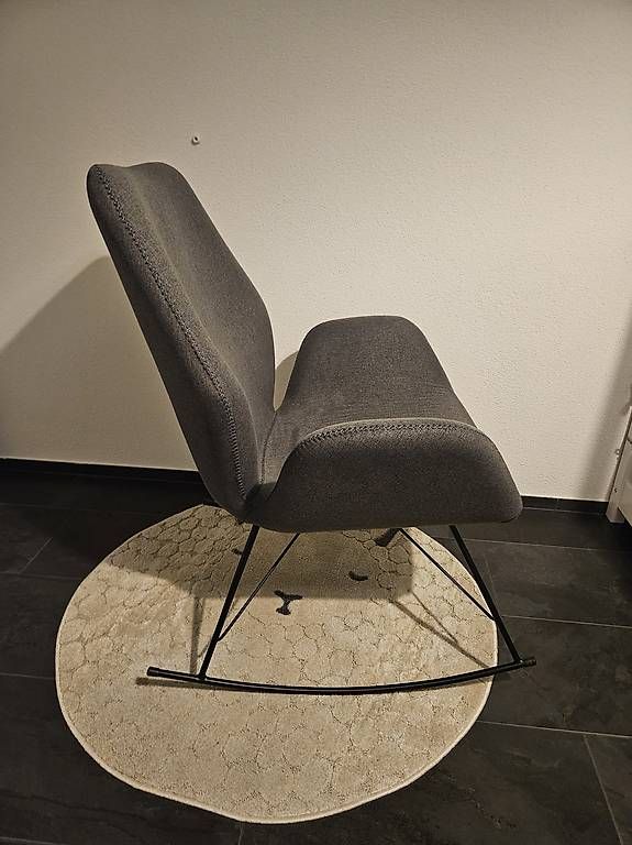 Stühle: Schaukelstuhl inkl Teppich  – Gebraucht aus Saland von zwergli90 4
