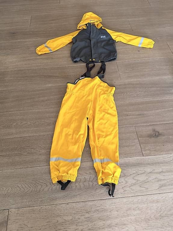 Lotti di vestiti: Ensemble pluie – Usato da Vich venduto da Polloa 1
