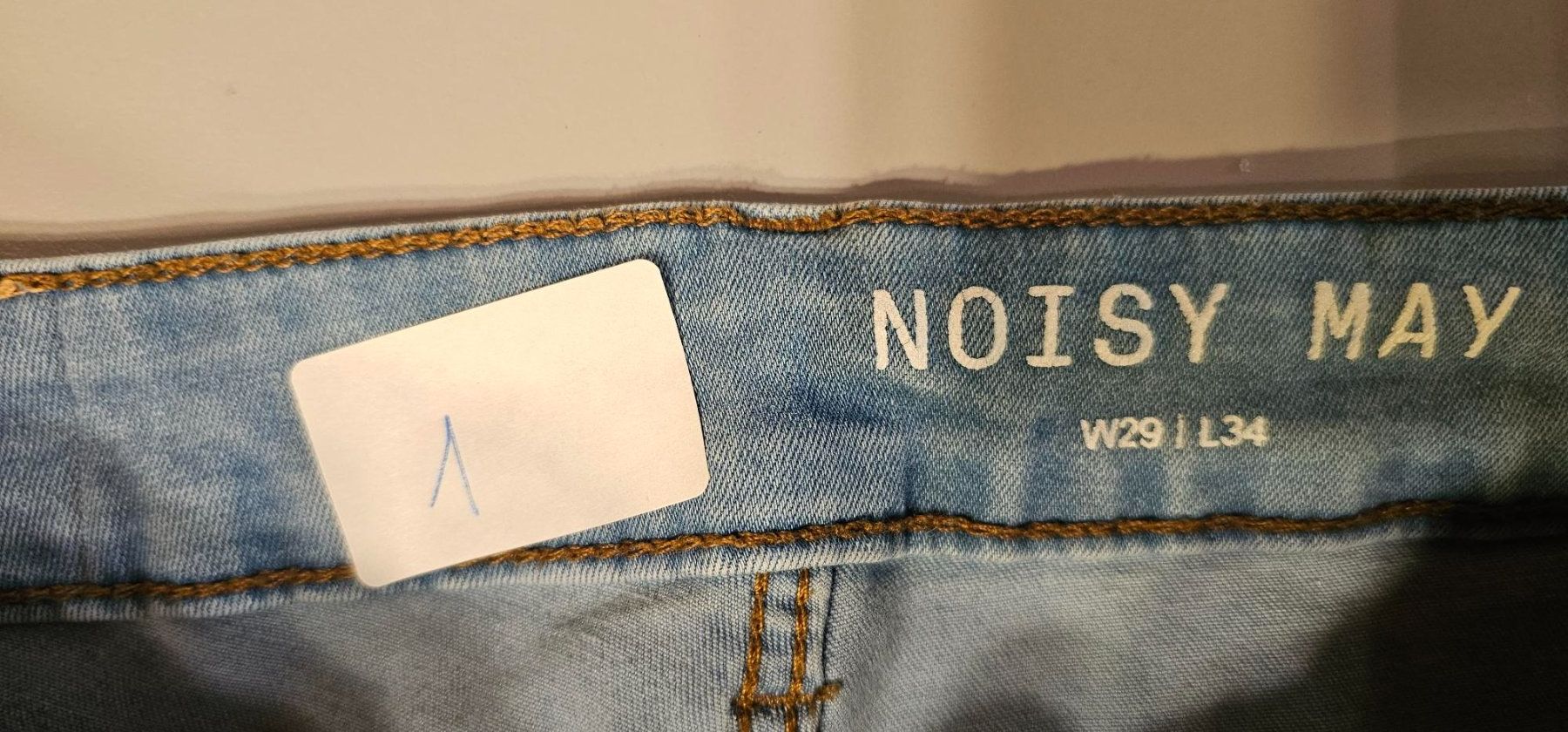 Jeans: Jeans NOISY MAY Hellblau – Gebraucht aus Azmoos von Jadejo 3