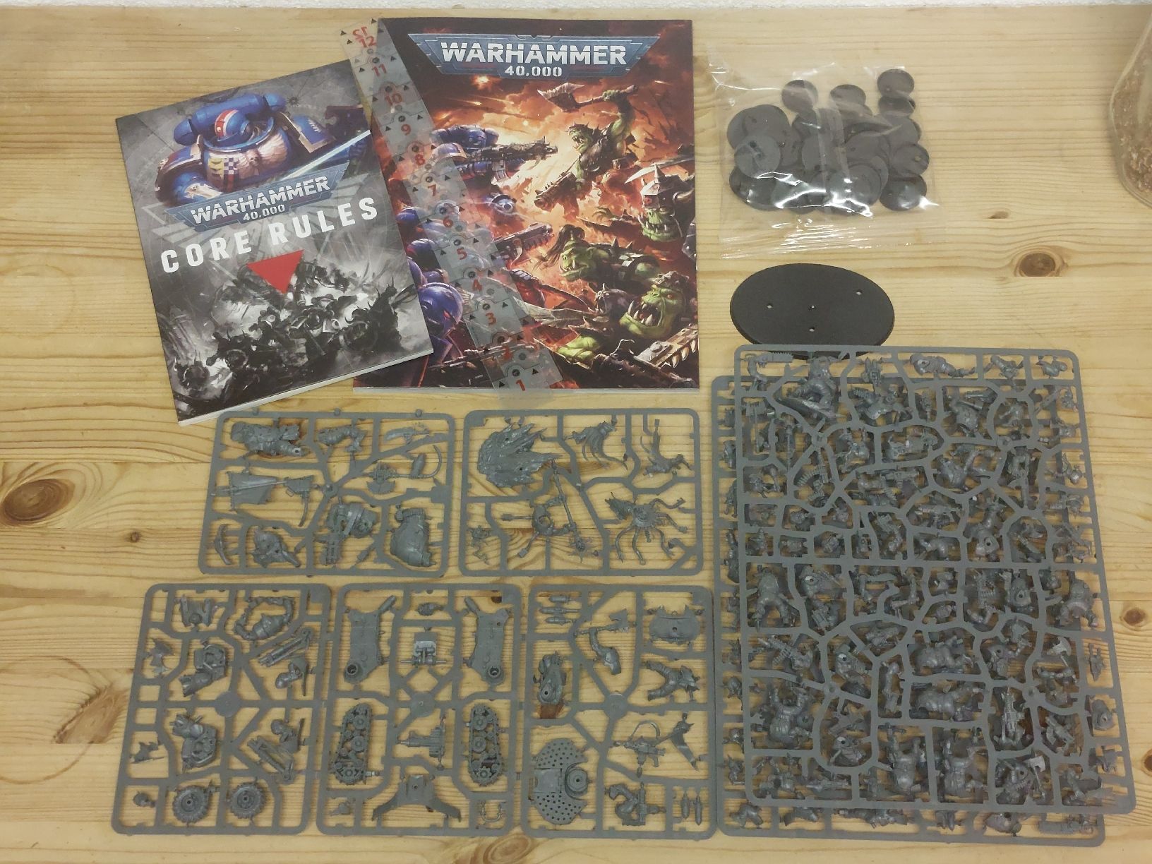 Kits de montage: Warhammer 40.000 starter set orc half & rules & tools – Neuf (Voir description) à Zürich par kitkis 1