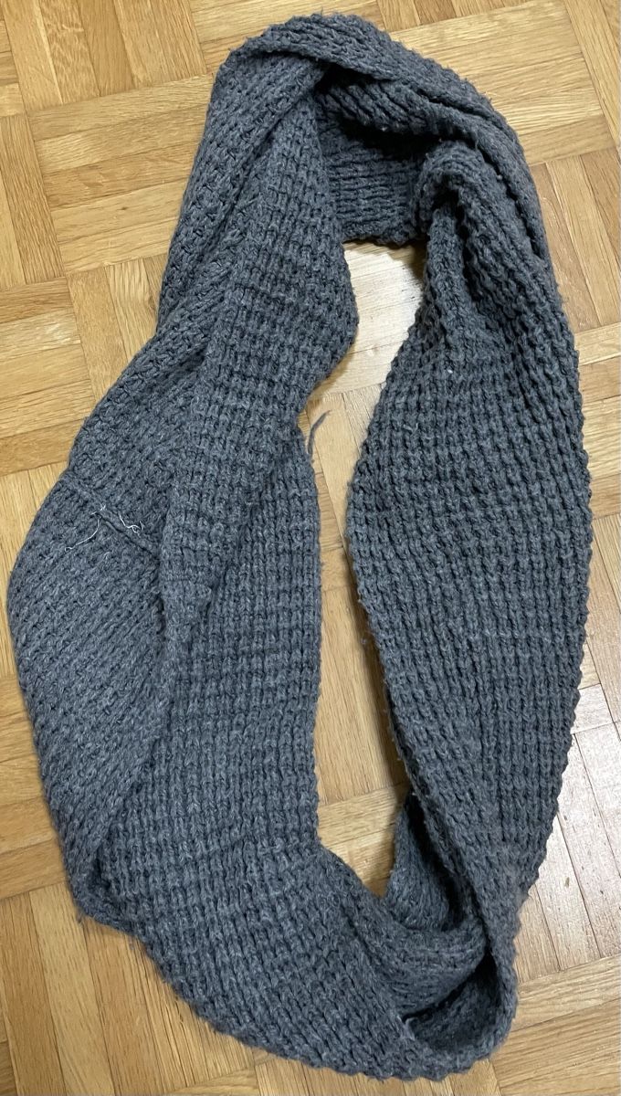 Foulard & Sciarpe: Schal Grau – Usato da Winterthur venduto da Patrix