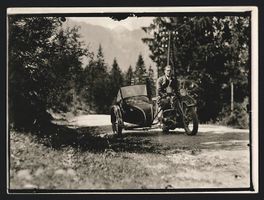 Fotografie Motorrad BMW mit Seitenwagen,