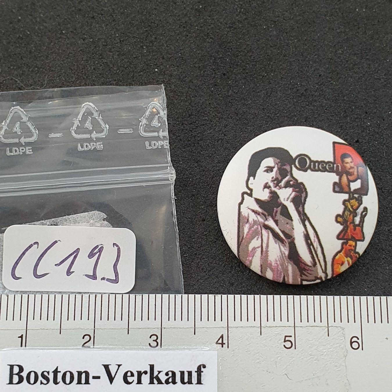 Placchette & Badge: CC193 - Pin /Button - Musik - QUEEN – Usato da Reinach BL venduto da Boston-Verkauf