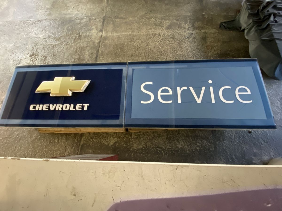 Chevrolet Schilder: Leuchtreklame Chevrolet Service – Gebraucht aus Hägglingen von Karin0802 9