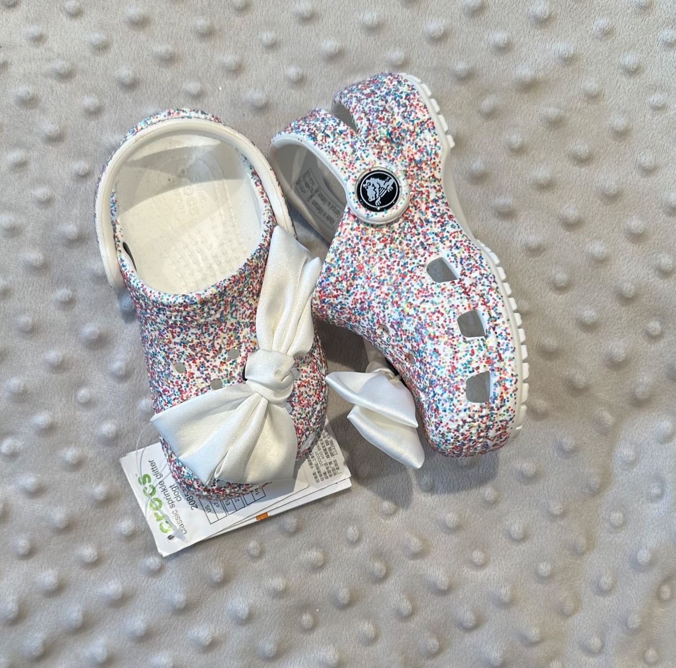 Crocs Scarpe per ragazze: Crocs Clog mit Masche&Glitzer Gr. 23-24 – Nuovo e nell'imballaggio originale da Wiesendangen venduto da MelBo 6