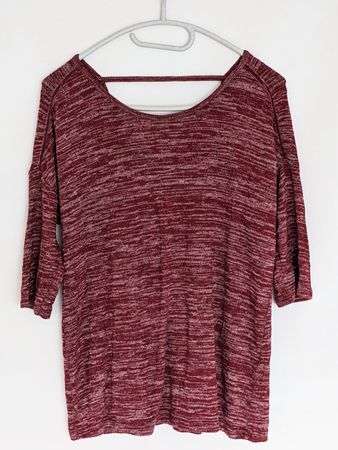 feiner roter meillierter Pullover mit 3/4 Ärmel