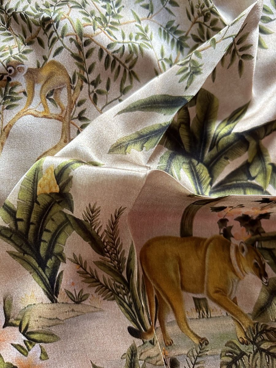 Foulard & Sciarpe: Toller Seidenschal mit Jungle Motiv – Nuovo e nell'imballaggio originale da Hofstetten SO venduto da Treasurefinds 3
