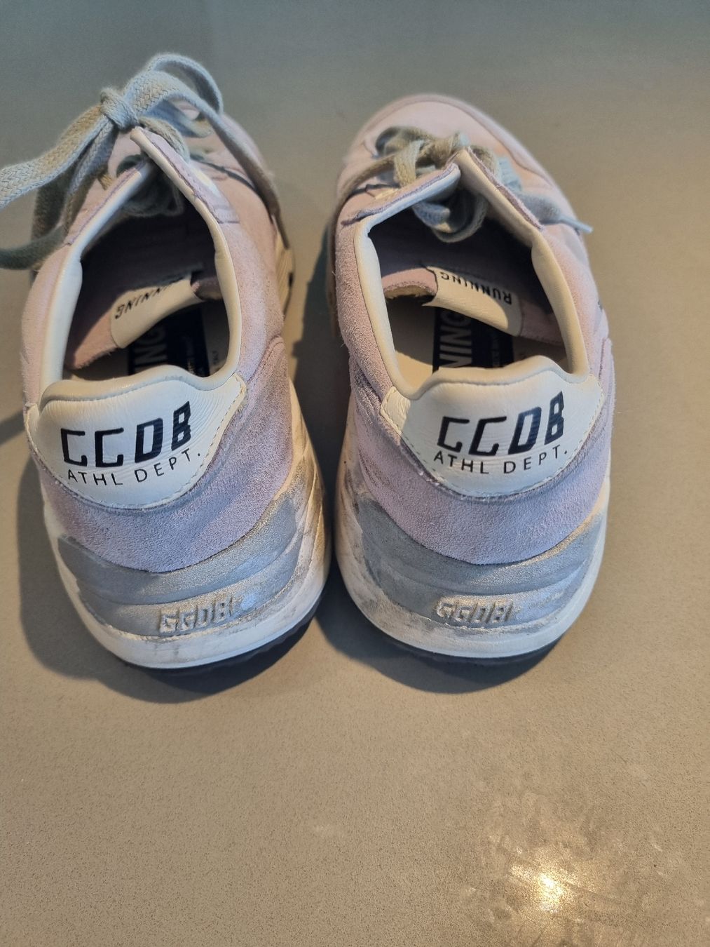 Golden Goose Damenschuhe: Sneakers Golden Goose – Neu (gemäss Beschreibung) aus Herrliberg von revelune 1