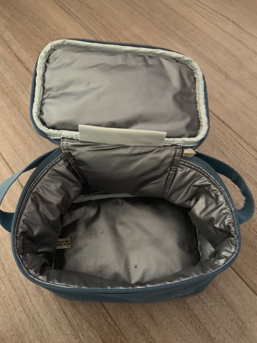 Custodie per cosmetici: Necessaire hellblau von NDS – Usato da Bonstetten venduto da VCLS 2