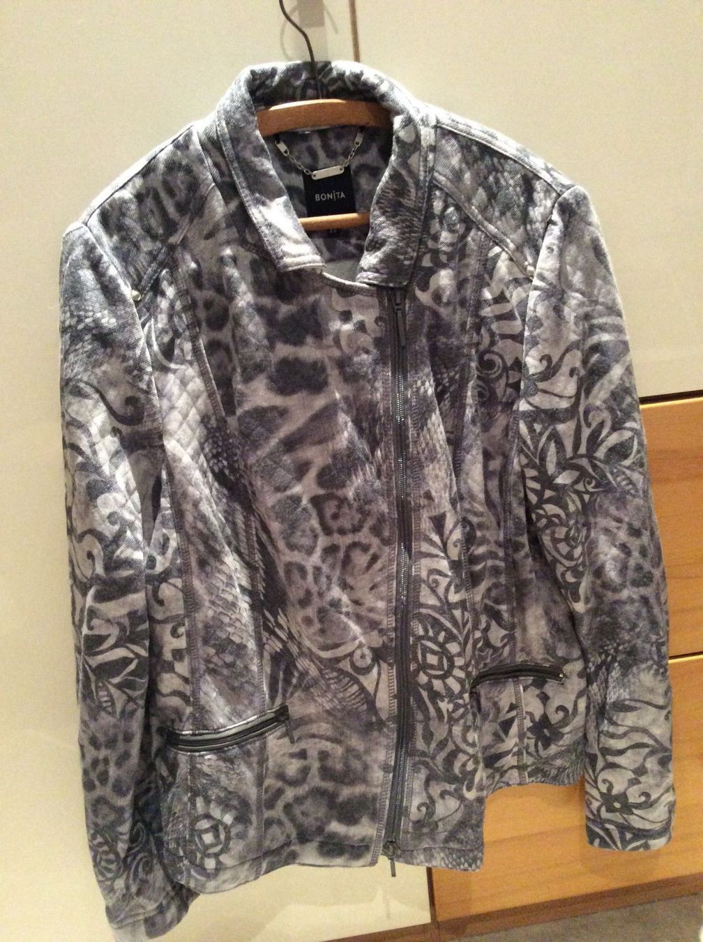 Jacken: Jacke – Gebraucht aus Bülach von Jackybabue