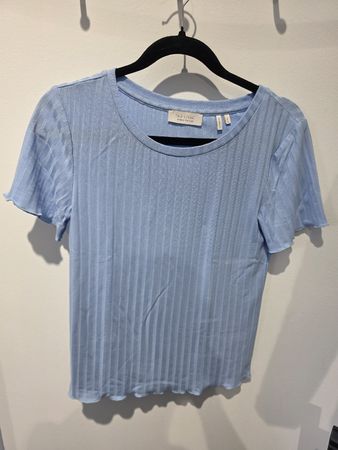 T-Shirt Rich & Royal hellblau gerippt Grösse S neuwertig
