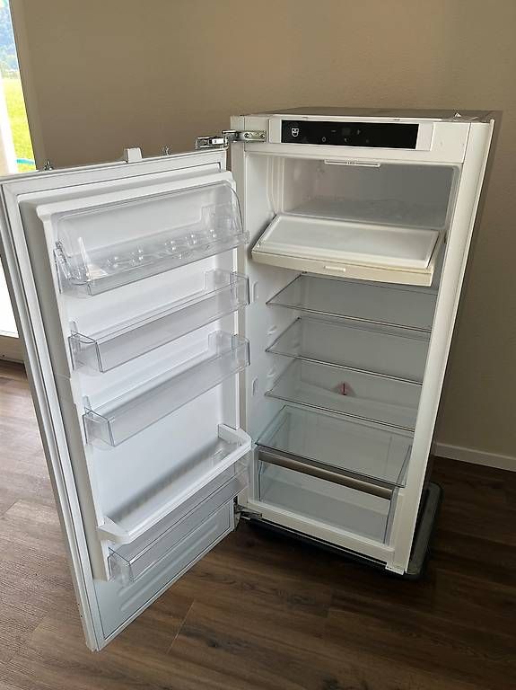V-Zug Frigoriferi: Einbaukühlschrank V-Zug – Usato da Arth venduto da Sukram65 2