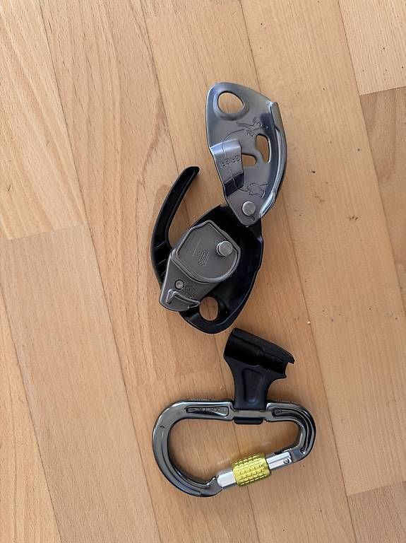 Matériel de grimpe: Karabiner – D'occasion à Jegenstorf par Zwirbel80