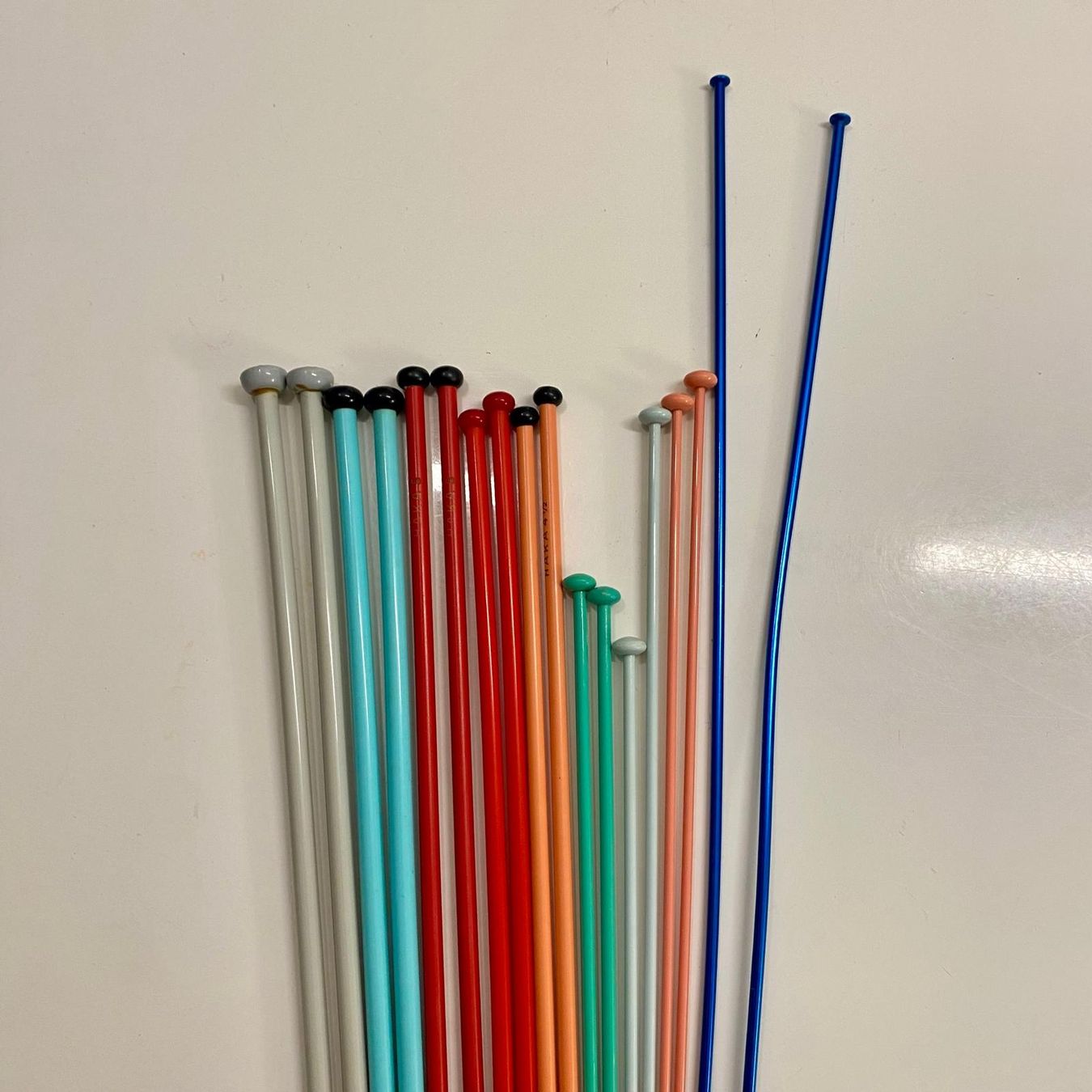 Nadeln: Konvolut Stricknadeln, viele Grössen – Gebraucht aus Krauchthal von MEWA01 1