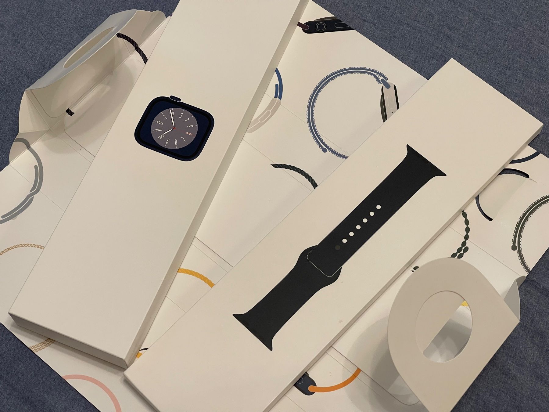 Apple Smartwatch: Apple Watch 8 GPS, komplettes Set – Usato da Courtepin venduto da Hawin1