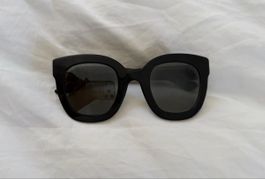 Elegant black sunglasses GUCCI