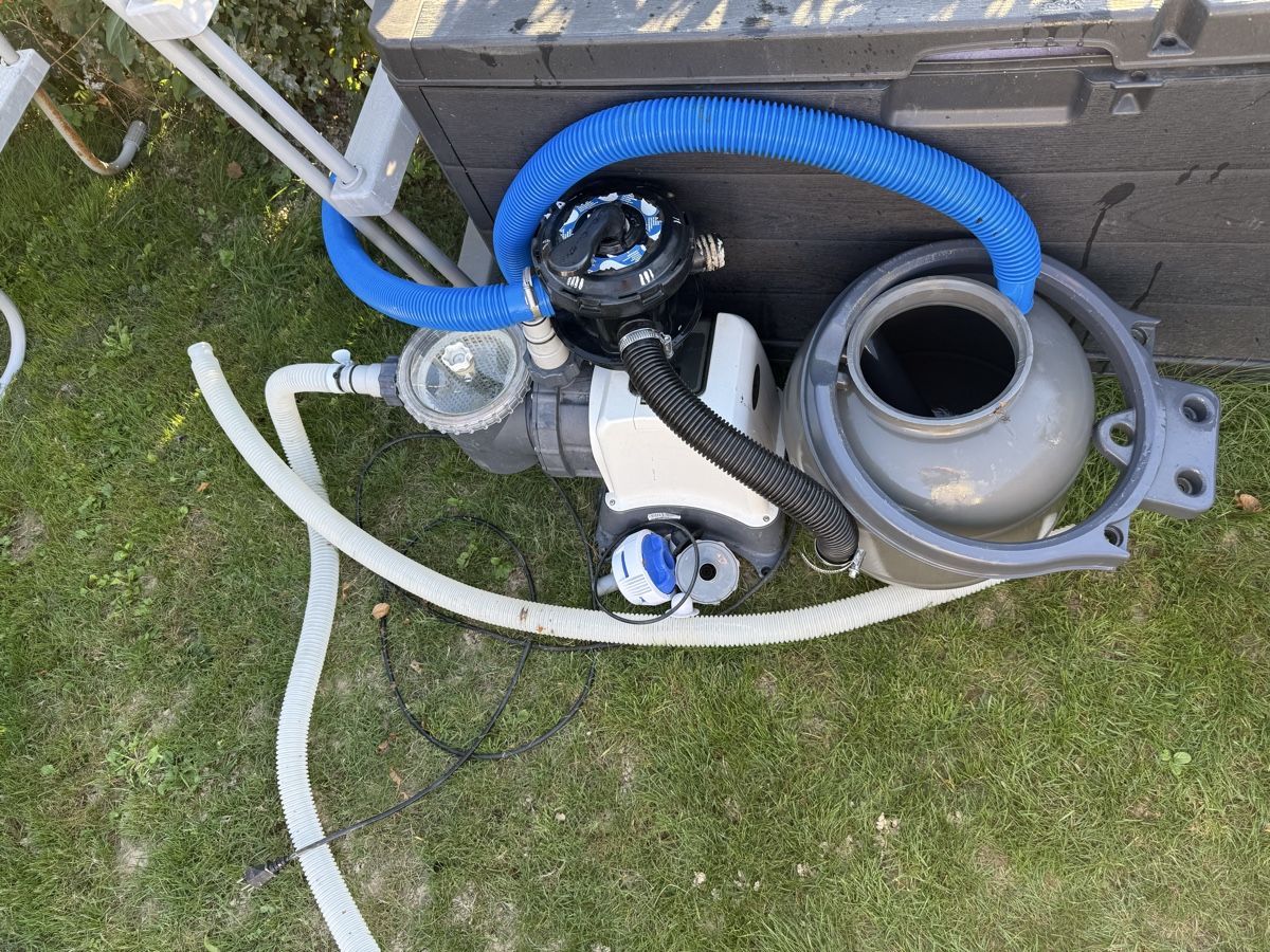 Accessoires de piscine: Pompe piscine  – D'occasion à Ipsach par dsa_9jtz 2