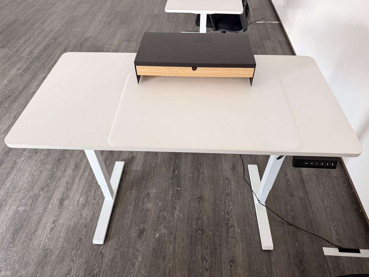 Scrivanie: Bürotisch Höhenverstellbar – Nuovo (secondo la descrizione) da Chur venduto da ivan.13