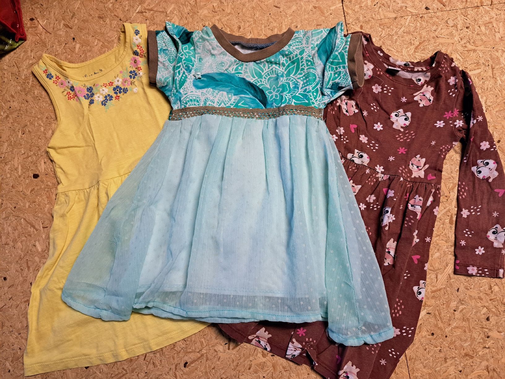 Lotti & Set di vestiti: Grosses Kleiderpaket Mädchen Gr.104 – Usato da Basadingen venduto da Perlenfee_Schweiz 9