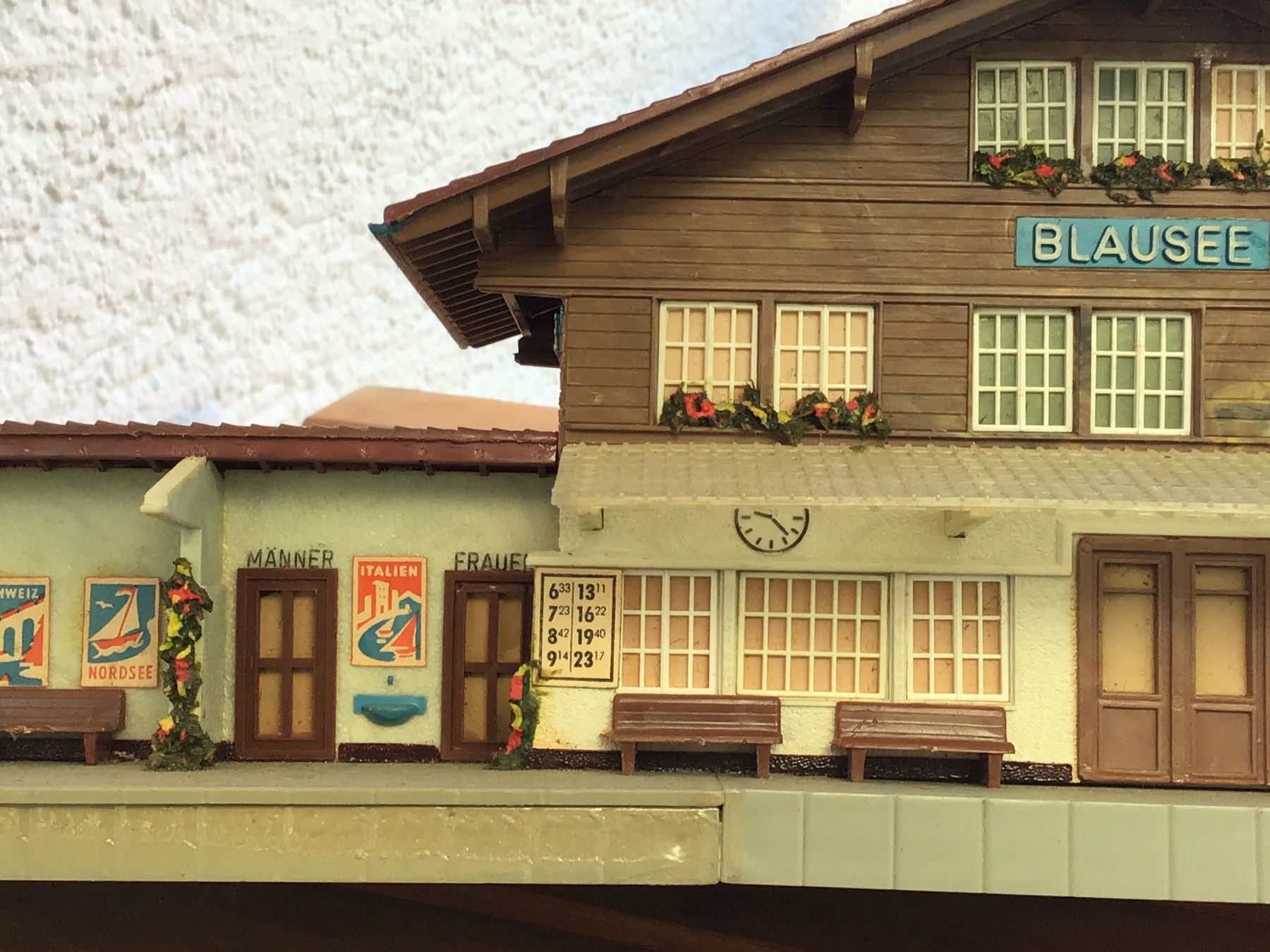 Kibri Modelleisenbahnen: Blausee Bahnhof Modell, Spur H0 Kibri 50er – Gebraucht aus Männedorf von Modell-Spezialisten 1